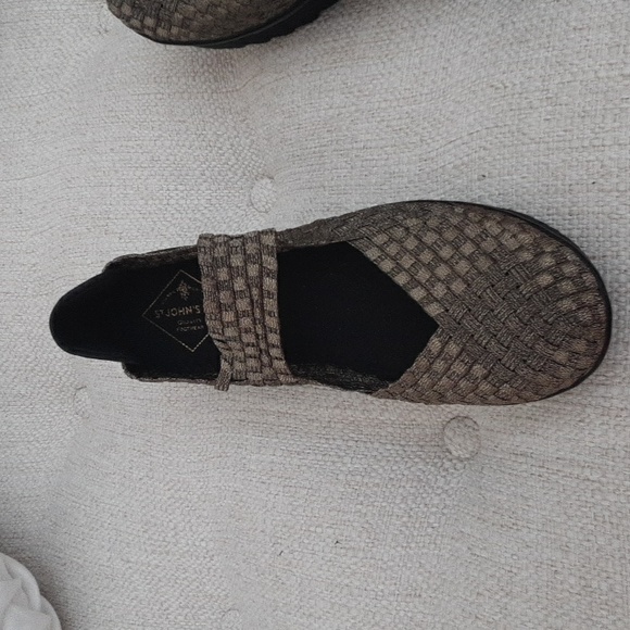 Bronze gold Wedgies New Never worn outside Stretchy upper NWOT - Picture 6 of 7